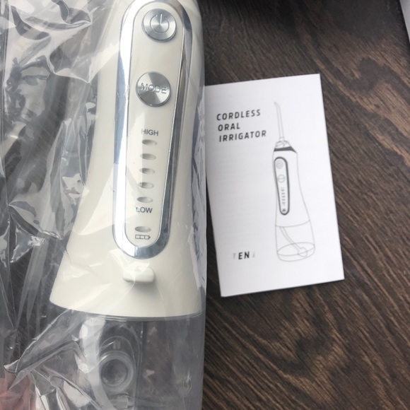 Brand New,Cordless dental device - Picture 2 of 6
